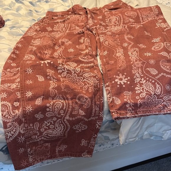 Free People, we the free bandana barrel jeans. New with tags - Picture 5 of 6